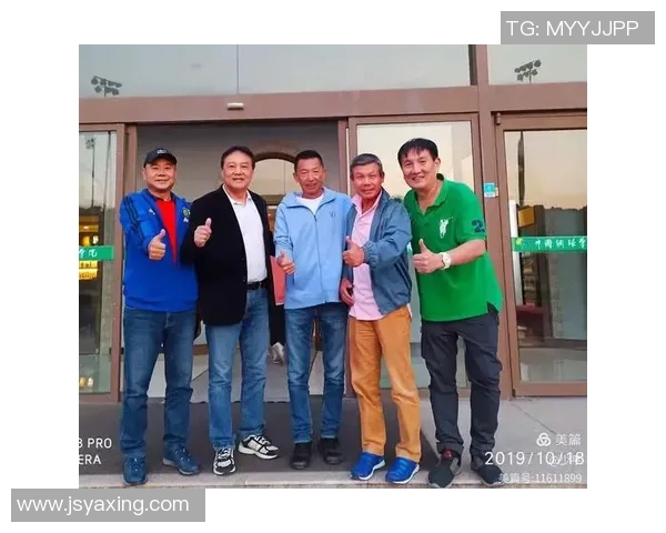 重庆网球队的团队协作揭秘：网球巨献背后的默契与拼搏精神